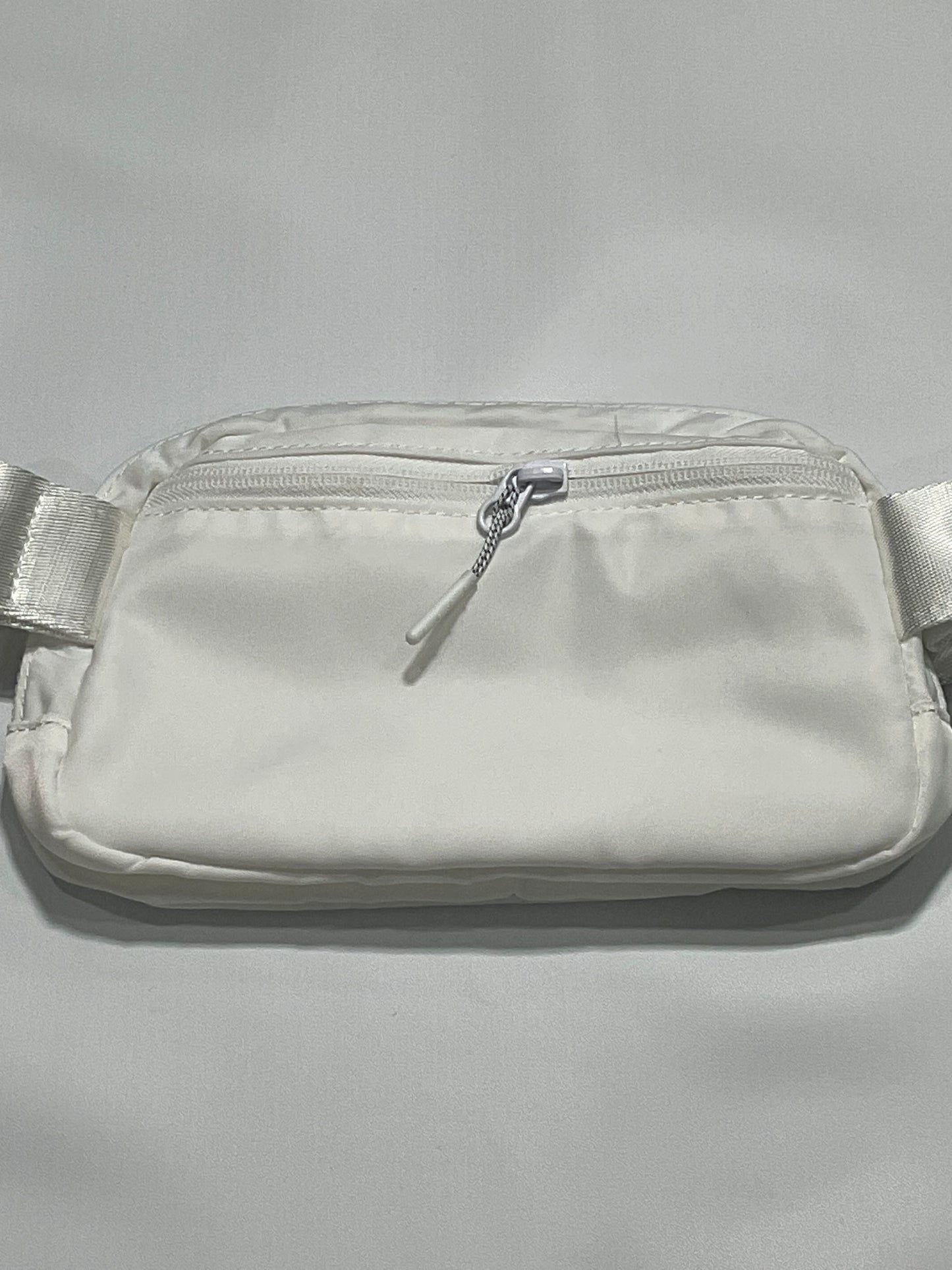 Lululemon Everywhere Belt Bag 1L - White
