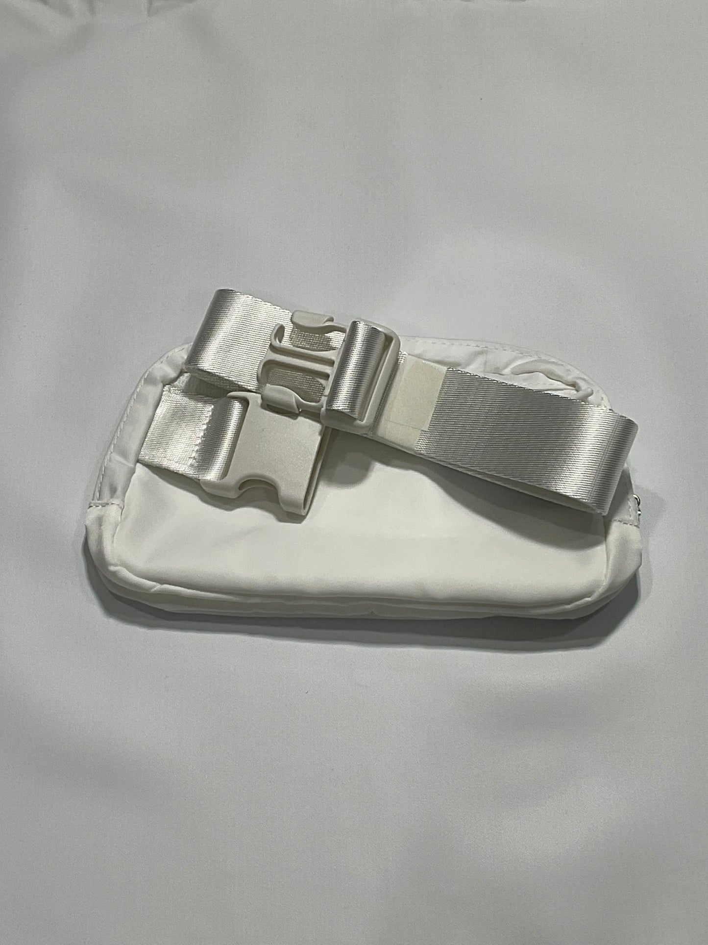 Lululemon Everywhere Belt Bag 1L - White