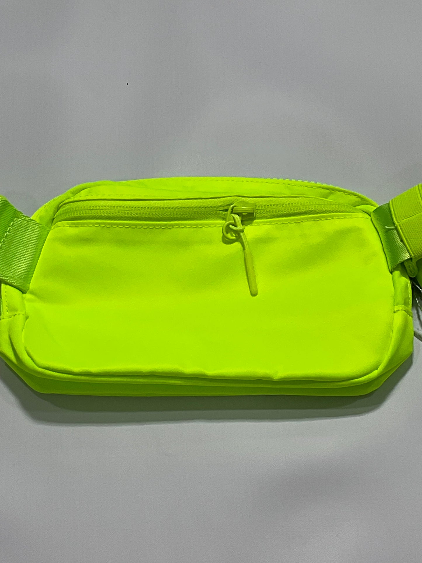 Lululemon Everywhere Belt Bag 1L - Fluorescent Green