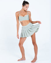 Load image into Gallery viewer, Alo Yoga XS Varsity Tennis Skirt - Limestone
