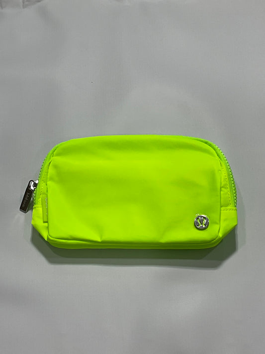 Lululemon Everywhere Belt Bag 1L - Fluorescent Green