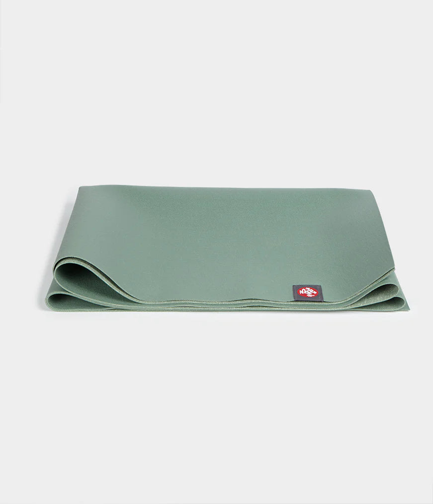 Manduka Eko® Superlite 71'' Travel Yoga Mat 1.5mm - Leaf Green – Soulcielite
