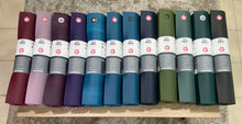Load image into Gallery viewer, Manduka Pro 71&quot; Yoga Mat 6mm - Indulge Colorfields
