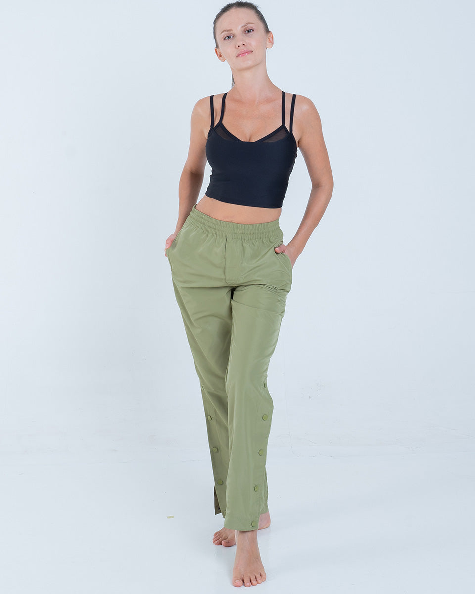 Alo Yoga It Girl Pant in Green