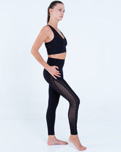 Load image into Gallery viewer, Alo Yoga SMALL Seamless High-Waist 7/8 Open Air Legging - Black
