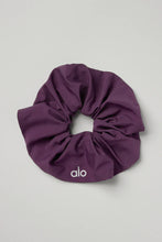 Load image into Gallery viewer, Alo Yoga Oversized Scrunchie - Dark Plum
