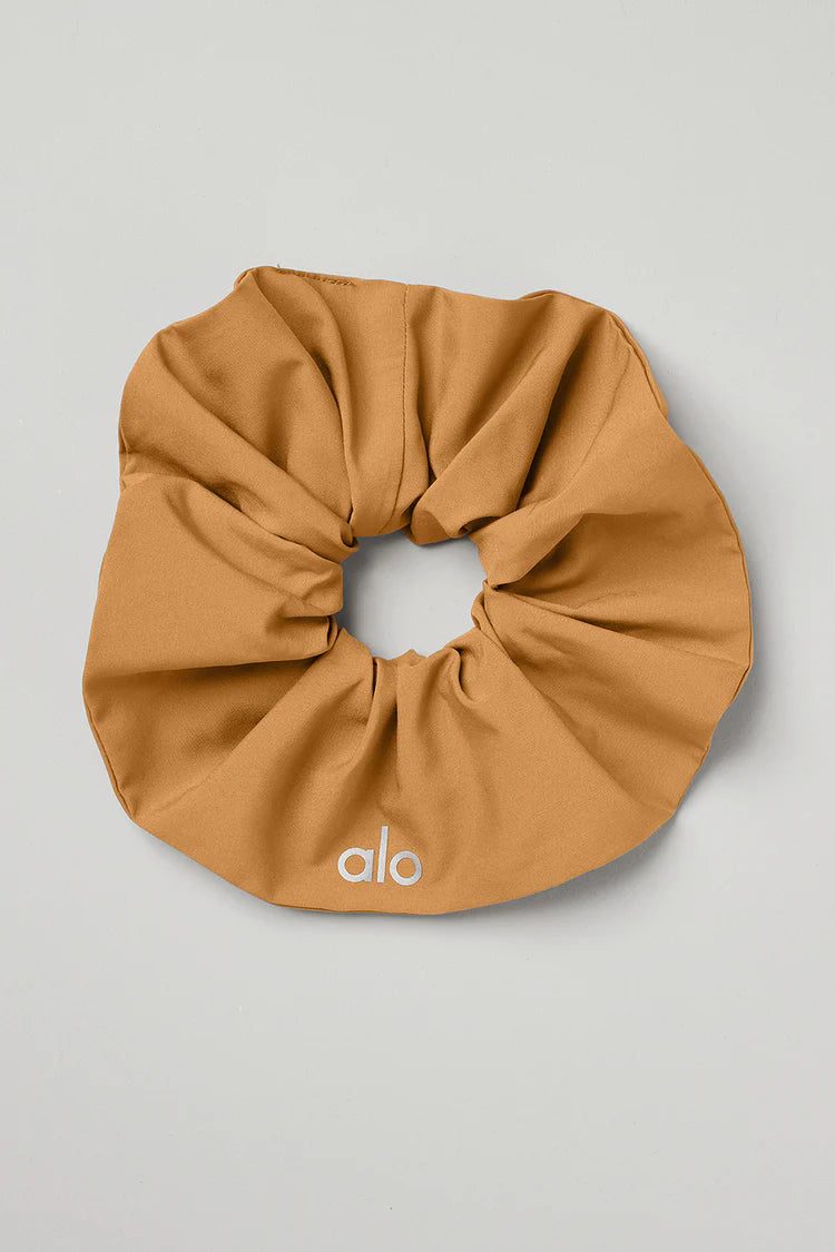 Alo Yoga Oversized Scrunchie - Toffee