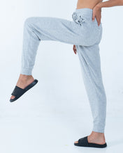 Load image into Gallery viewer, Alo Yoga SMALL Soho Sweatpant - Athletic Heather Grey
