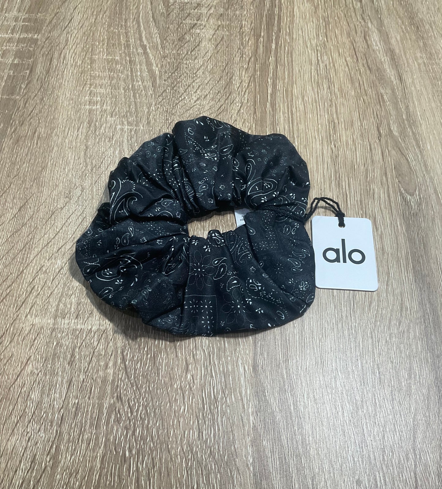 Alo Yoga Bandana Oversized Scrunchie - Black