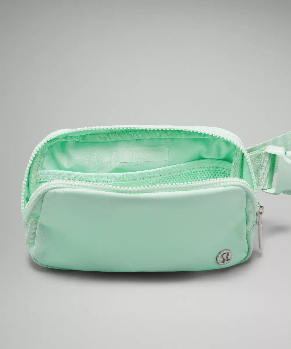 Lululemon Everywhere Belt Bag 1L - Mint Green