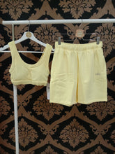 Load image into Gallery viewer, Alo Yoga XS Accolade Sweat Short - Buttercup
