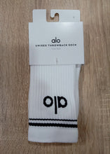 Load image into Gallery viewer, Alo Yoga SMALL Unisex Throwback Sock - White/Black
