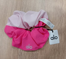 Load image into Gallery viewer, Alo Yoga Oversized Scrunchie - Pink Sugar/Pink Fuchsia
