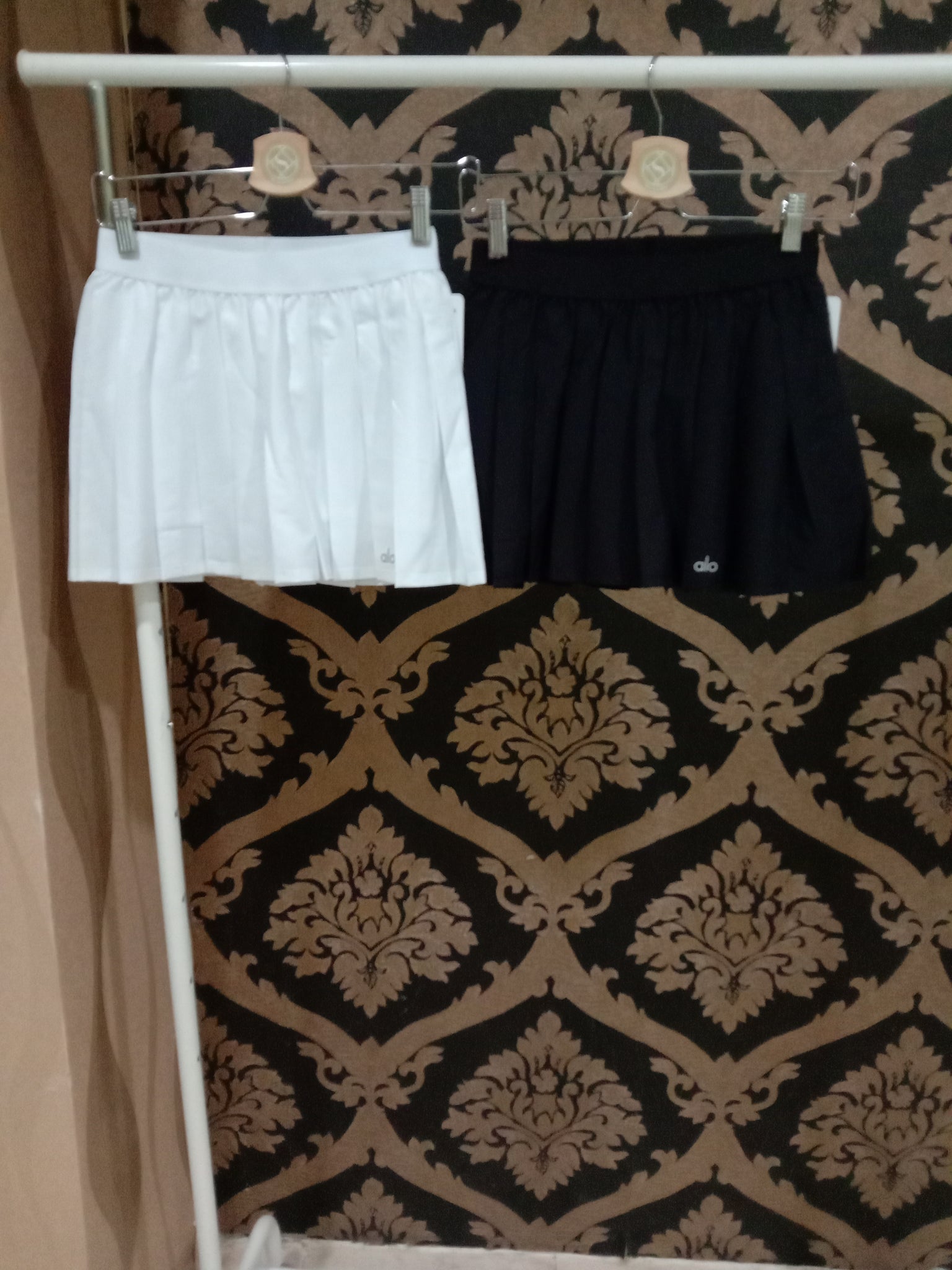 White lace clearance skirt yoga