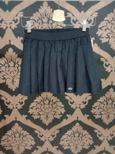 Load image into Gallery viewer, Alo Yoga SMALL Varsity Tennis Skirt - Black
