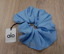 Load image into Gallery viewer, Alo Yoga Oversized Scrunchie - Tile Blue
