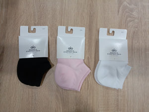 Alo Yoga M/L Women's Everyday Sock - Powder Pink/White