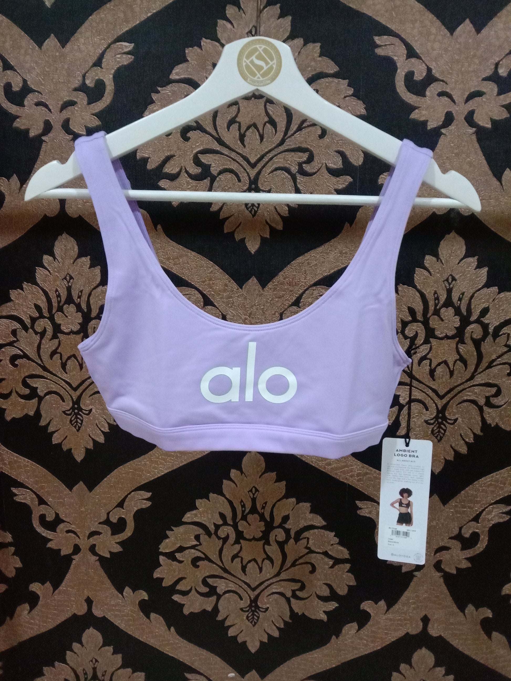 ALO Ambient Logo Bra - Color: Green Glow - size: small