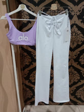 Load image into Gallery viewer, Alo Yoga XXS Airbrush High-Waist Cinch Flare Legging - White
