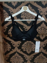 Load image into Gallery viewer, Alo Yoga SMALL Airlift Line Up Bra - Black

