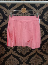 Load image into Gallery viewer, Alo Yoga XXS Aces Tennis Skirt - Strawberry Lemonade
