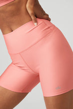 Load image into Gallery viewer, Alo Yoga XS 5&#39;&#39; Airlift Energy Short - Strawberry Lemonade
