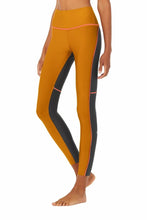 Load image into Gallery viewer, Alo Yoga XS 7/8 High-Waist Element Legging - Bronzed/Anthracite
