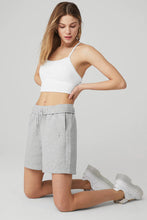 Load image into Gallery viewer, Alo Yoga SMALL Accolade Sweat Short - Athletic Heather Grey

