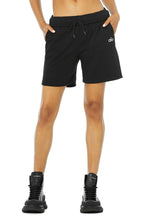 Load image into Gallery viewer, Alo Yoga XXS Accolade Sweat Short - Black
