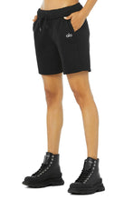 Load image into Gallery viewer, Alo Yoga XS Accolade Sweat Short - Black

