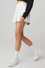 Load image into Gallery viewer, Alo Yoga SMALL Aces Tennis Skirt - White
