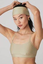 Load image into Gallery viewer, Alo Yoga Airlift Headband - California Sand
