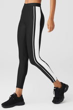 Load image into Gallery viewer, Alo Yoga XS Airlift High-Waist 7/8 Car Club Legging - Black
