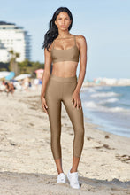 Load image into Gallery viewer, Alo Yoga XS Airlift High-Waist Conceal-Zip Capri - Gravel
