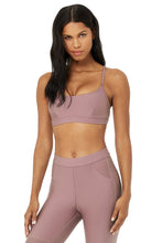 Load image into Gallery viewer, Alo Yoga XS Airlift Intrigue Bra - Woodrose
