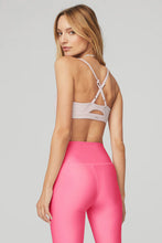 Load image into Gallery viewer, Alo Yoga XS Airlift Intrigue Bra - Pink Sugar
