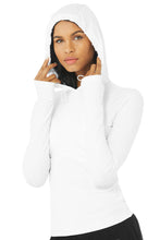 Load image into Gallery viewer, Alo Yoga XS Alosoft Hooded Runner Long Sleeve - White
