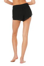 Load image into Gallery viewer, Alo Yoga XXS Ambience Short - Black/Black
