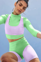 Load image into Gallery viewer, Alo Yoga SMALL Archer Fitted Long Sleeve - Ultramint
