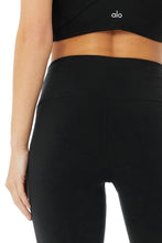 Load image into Gallery viewer, Alo Yoga SMALL 7&#39;&#39; High-Waist Biker Short - Black
