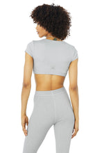 Load image into Gallery viewer, Alo Yoga XS Blissful Henley Top Bra - Athletic Grey
