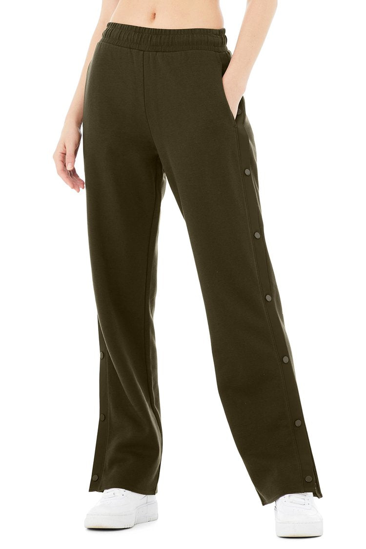 Alo Yoga SMALL Courtside Tearaway Snap Pant - Dark Olive