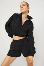 Load image into Gallery viewer, Alo Yoga XS Cropped 1/4 Zip Alumni Pullover - Black
