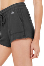 Load image into Gallery viewer, Alo Yoga SMALL Daze Short - Anthracite
