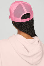 Load image into Gallery viewer, Alo Yoga District Trucker Hat - Candy Pink
