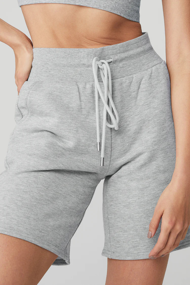 Alo Yoga Celana Pendek Mudah Pinggang Tinggi Kecil - Athletic Heather Grey