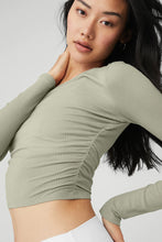 Load image into Gallery viewer, Alo Yoga SMALL Gather Long Sleeve - Limestone
