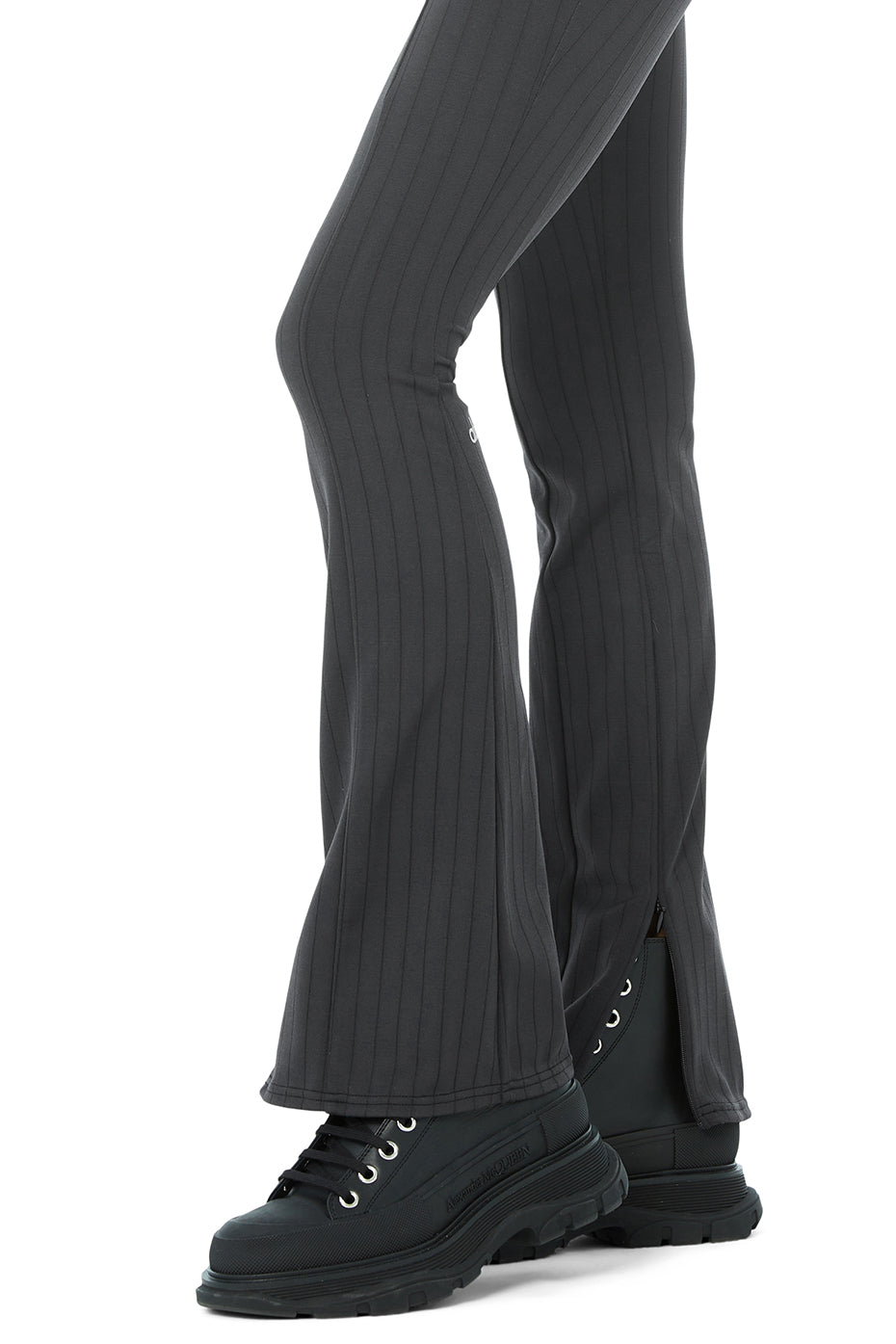 Alo Yoga XS High-Waist Pinstripe Zip It Flare Legging - Anthracite/Bla –  Soulcielite
