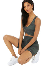 Load image into Gallery viewer, Alo Yoga XS High-Waist Vapor Short - Hunter Camouflage
