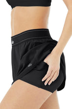 Load image into Gallery viewer, Alo Yoga SMALL Match Point Tennis Skirt - Black
